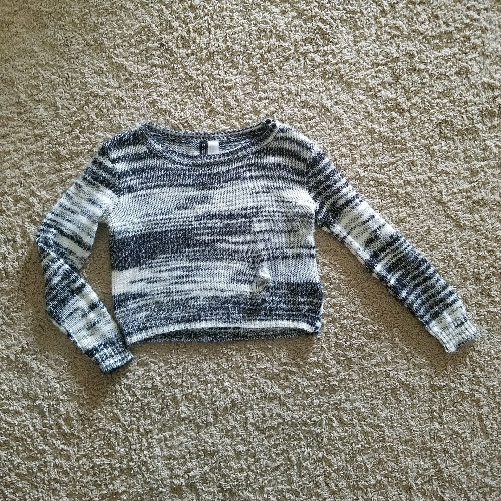H&m black and white sweater pullover top